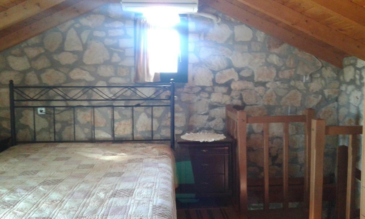 The Stone House-Zacharatos Nikolaos Vila Pouláta Exterior foto